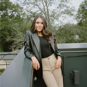 Meet your Posher, Alexandra